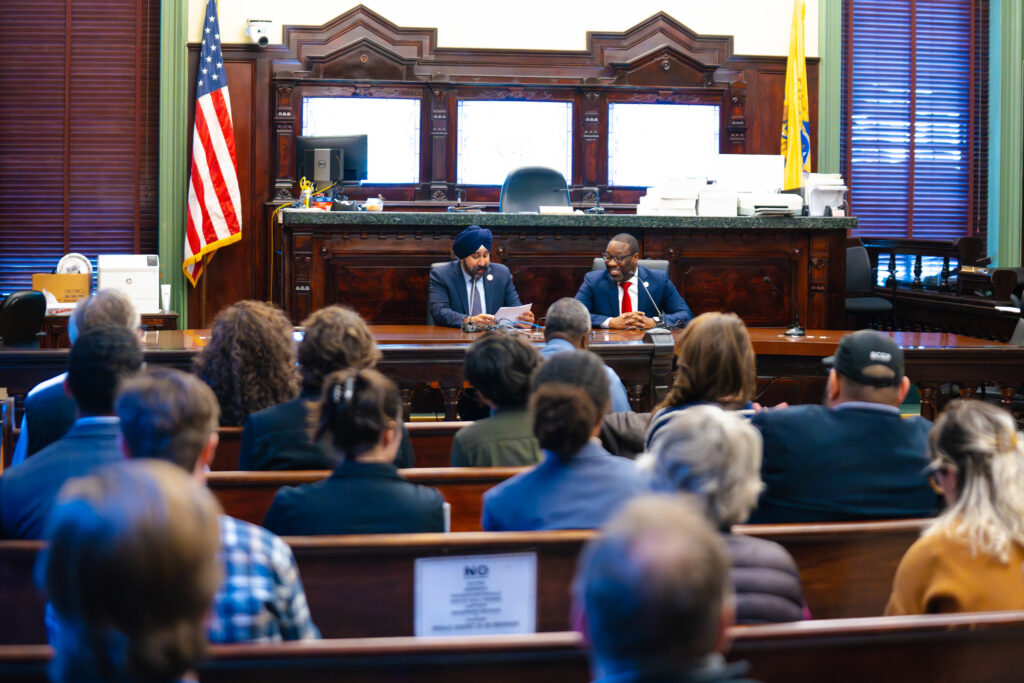 a8290e2b-0d48-ccad-4b35-d0bd3e3e9f64